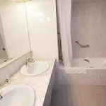 מלון Domo 4*