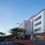 Domo מלון